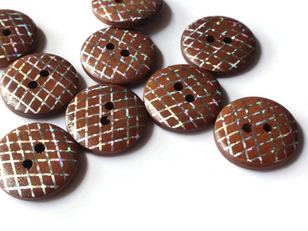 10 20mm Round Brown Wooden Two Hole Buttons with Holographic Silver Diamond Pattern